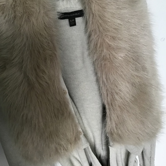 Banana Republic Cardigan - Picture 2 of 6